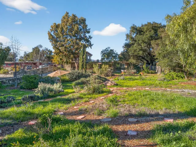 $1,645,000 | 165 Feliz Drive, Oak View, CA 93022