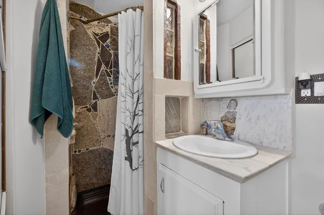 $1,645,000 | 165 Feliz Drive, Oak View, CA 93022