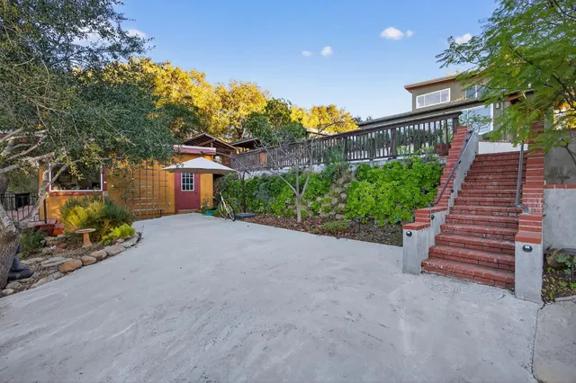 $1,645,000 | 165 Feliz Drive, Oak View, CA 93022