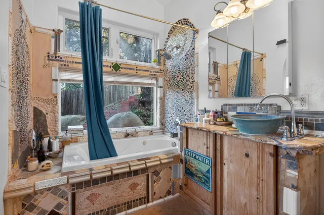 $1,645,000 | 165 Feliz Drive, Oak View, CA 93022