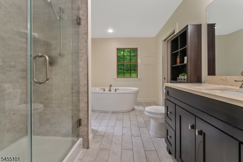 21 Finn Road Pittstown, NJ 08867 - Photo 15 of 47 Gallery Image 15