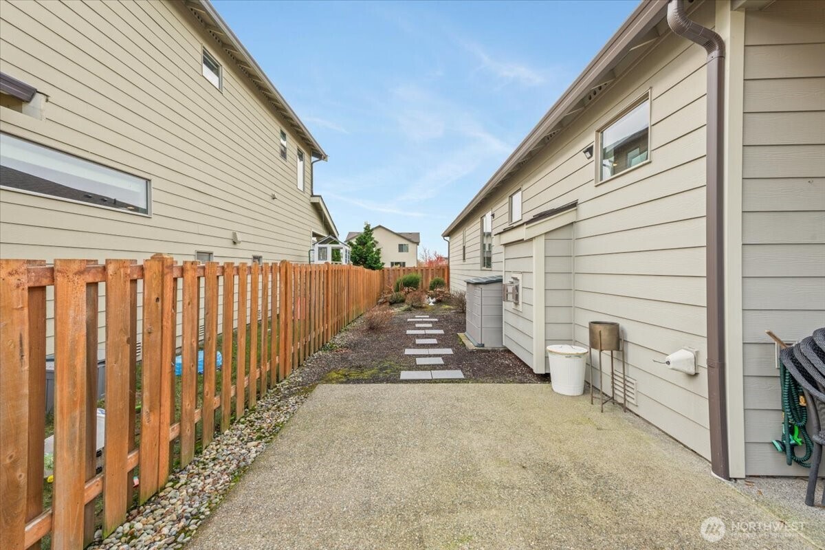 432 South Sergeant Street Buckley, WA 98321 - Photo 35 of 40