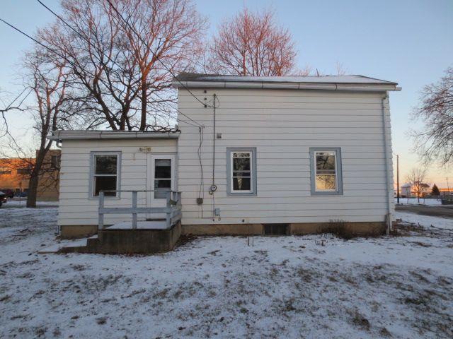 903 4th Avenue Rochelle, IL 61068 - Photo 2 of 11