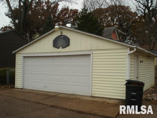 1108 3rd Street Moline, IL 61265 - Photo 3 of 14 Gallery Image 3