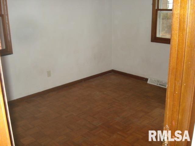 1108 3rd Street Moline, IL 61265 - Photo 8 of 14 Gallery Image 8