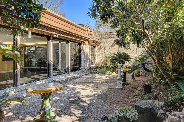 $3,600 | 5203 Braesvalley Drive, Houston, TX 77096