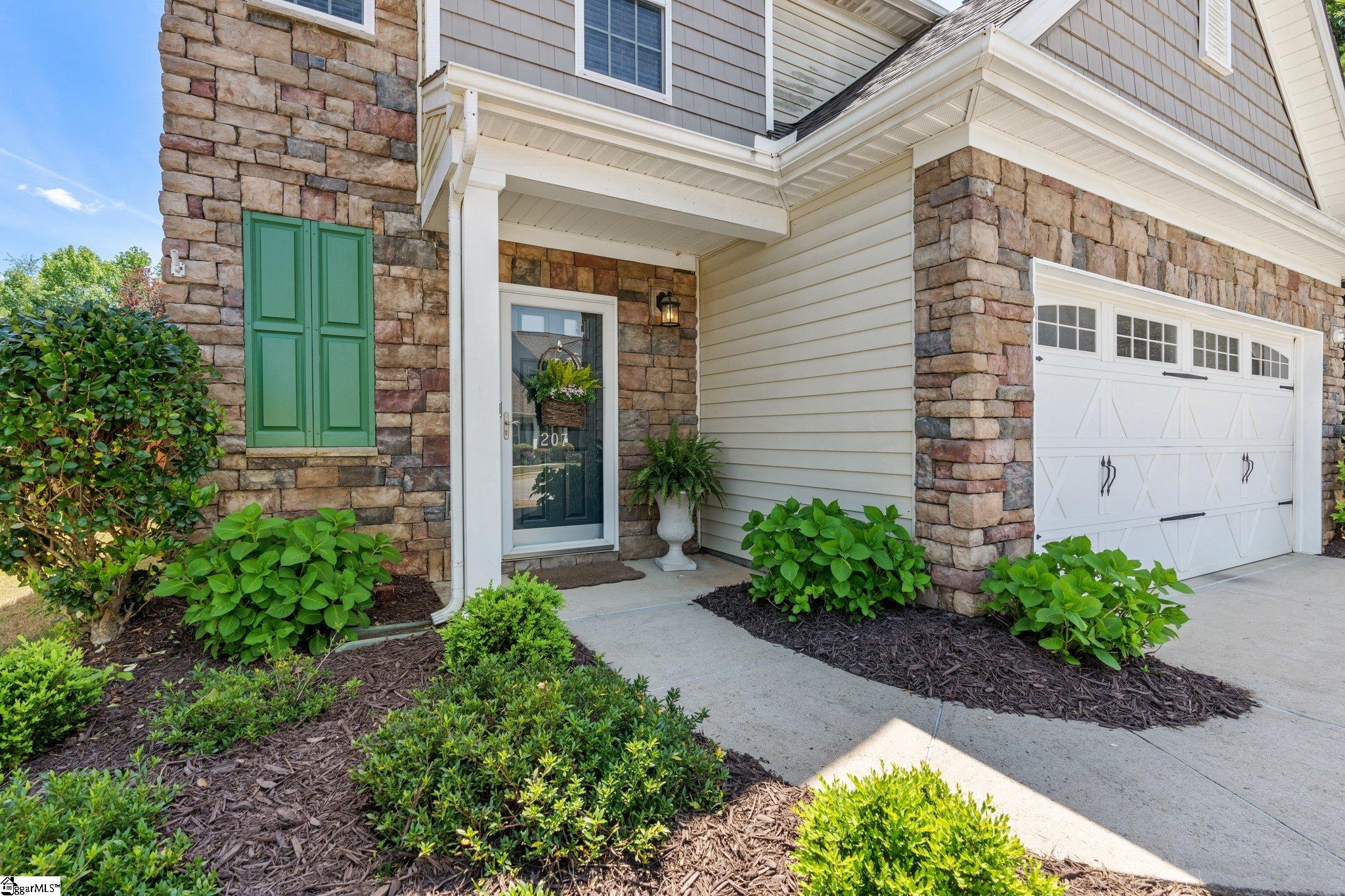 207 Knoll Ridge Drive Greer, SC 29650 - Photo 3 of 35 Gallery Image 3