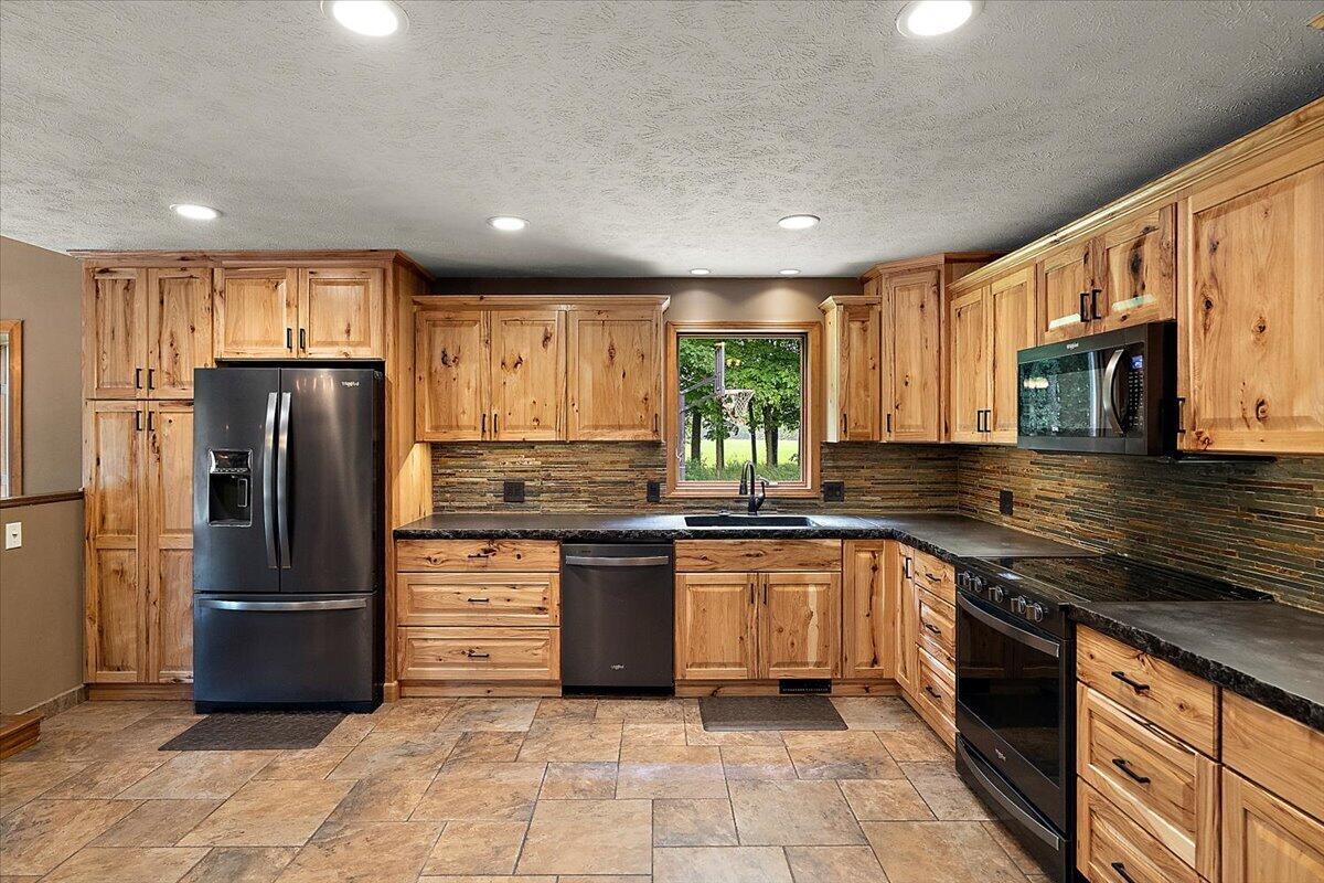 805 West Moore Road Grant, MI 49327 - Photo 13 of 61 44-805 W Moore Rd-44