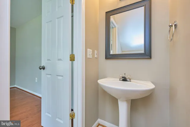 $3,200 | 4100 Fountainside Lane, Fairfax, VA 22030