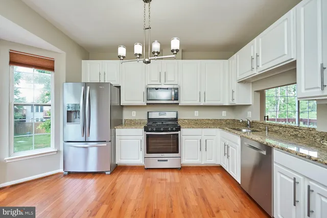 $3,200 | 4100 Fountainside Lane, Fairfax, VA 22030