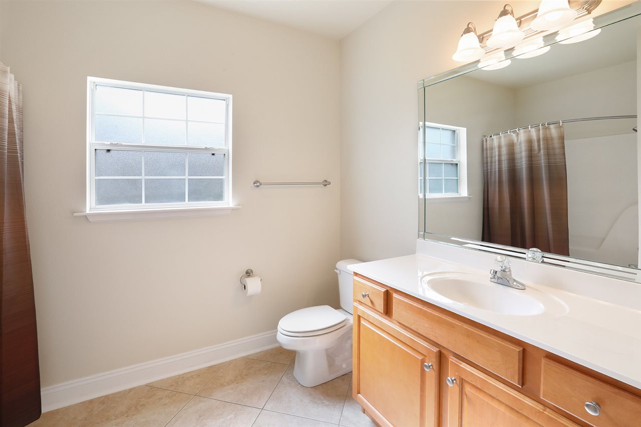 149 Mark Twain Loop Foley, AL 36535 - Photo 13 of 23 Bathroom 2