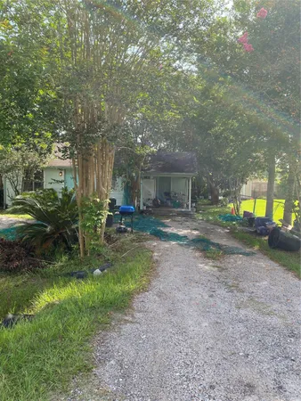 a view of outdoor space yard and porch