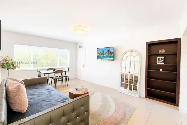 $2,500 | 1029 94th Street, Unit 7, Bay Harbor Islands, FL 33154