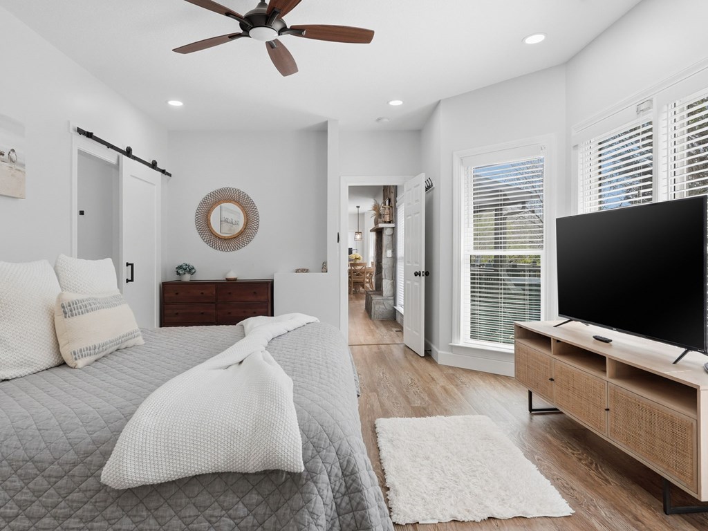 25 Walhala Trail Blue Ridge, GA 30513 - Photo 27 of 55 Main floor Primary