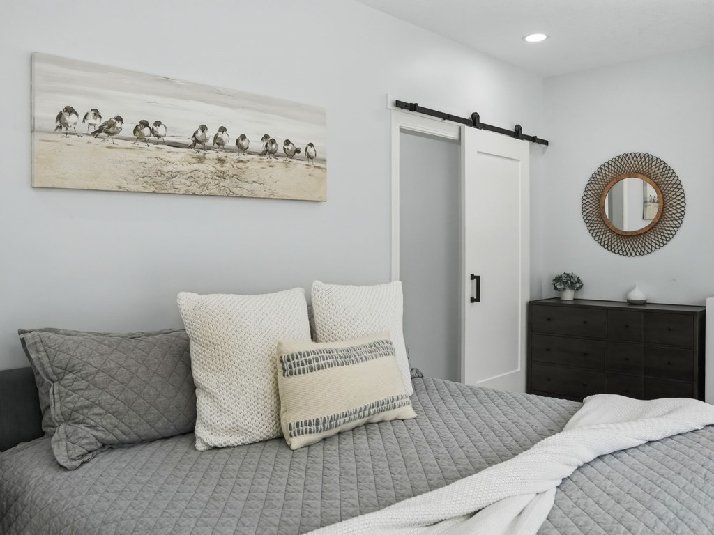 25 Walhala Trail Blue Ridge, GA 30513 - Photo 29 of 55 Main floor primary