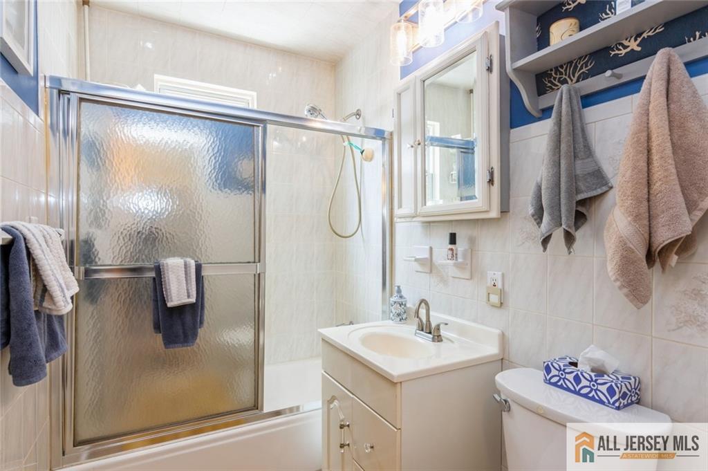5 Channing Road East Brunswick, NJ 08816 - Photo 12 of 36