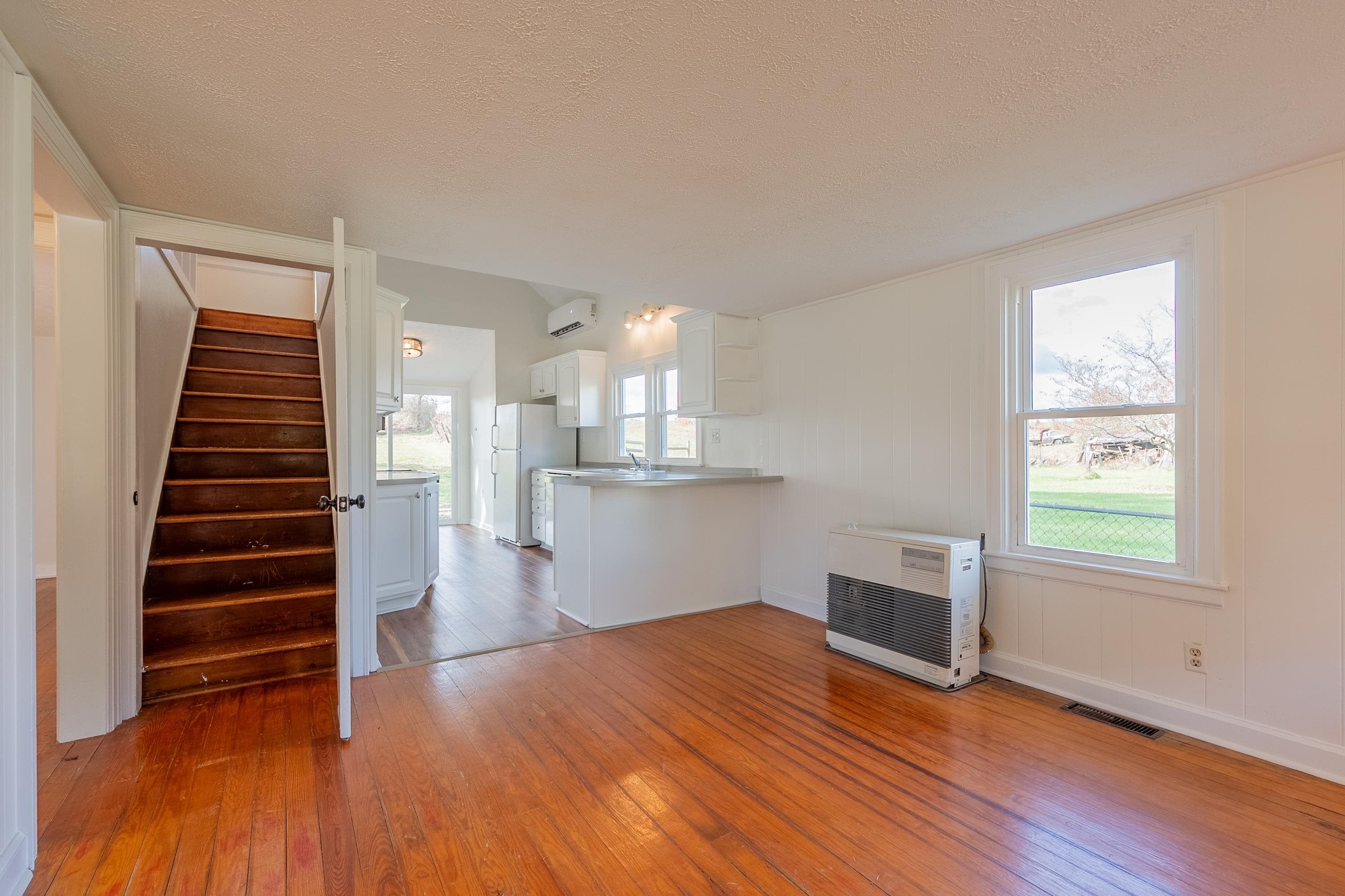 5099 Thornspring Road Pulaski, VA 24301 - Photo 13 of 53 Gallery Image 13