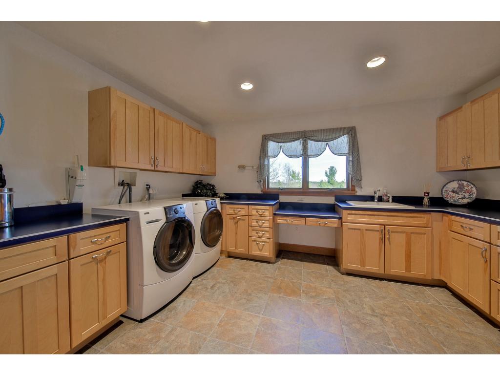 10 Federal Hill Road Nashua, NH 03062 - Photo 14 of 35