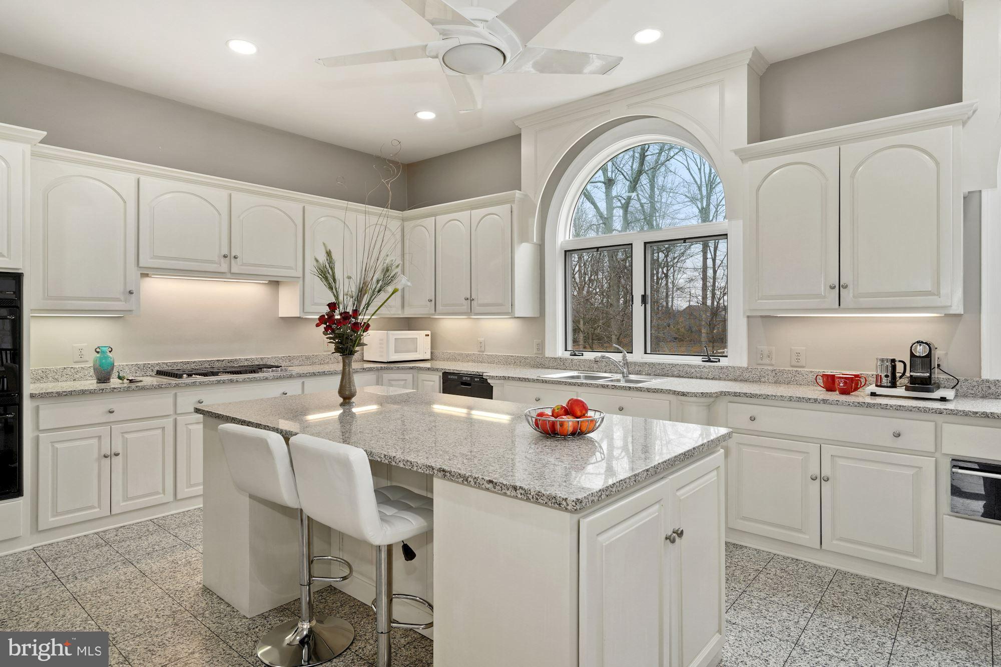 11505 Glen Road Potomac, MD 20854 - Photo 17 of 66 Large island w/bar seating & storage space