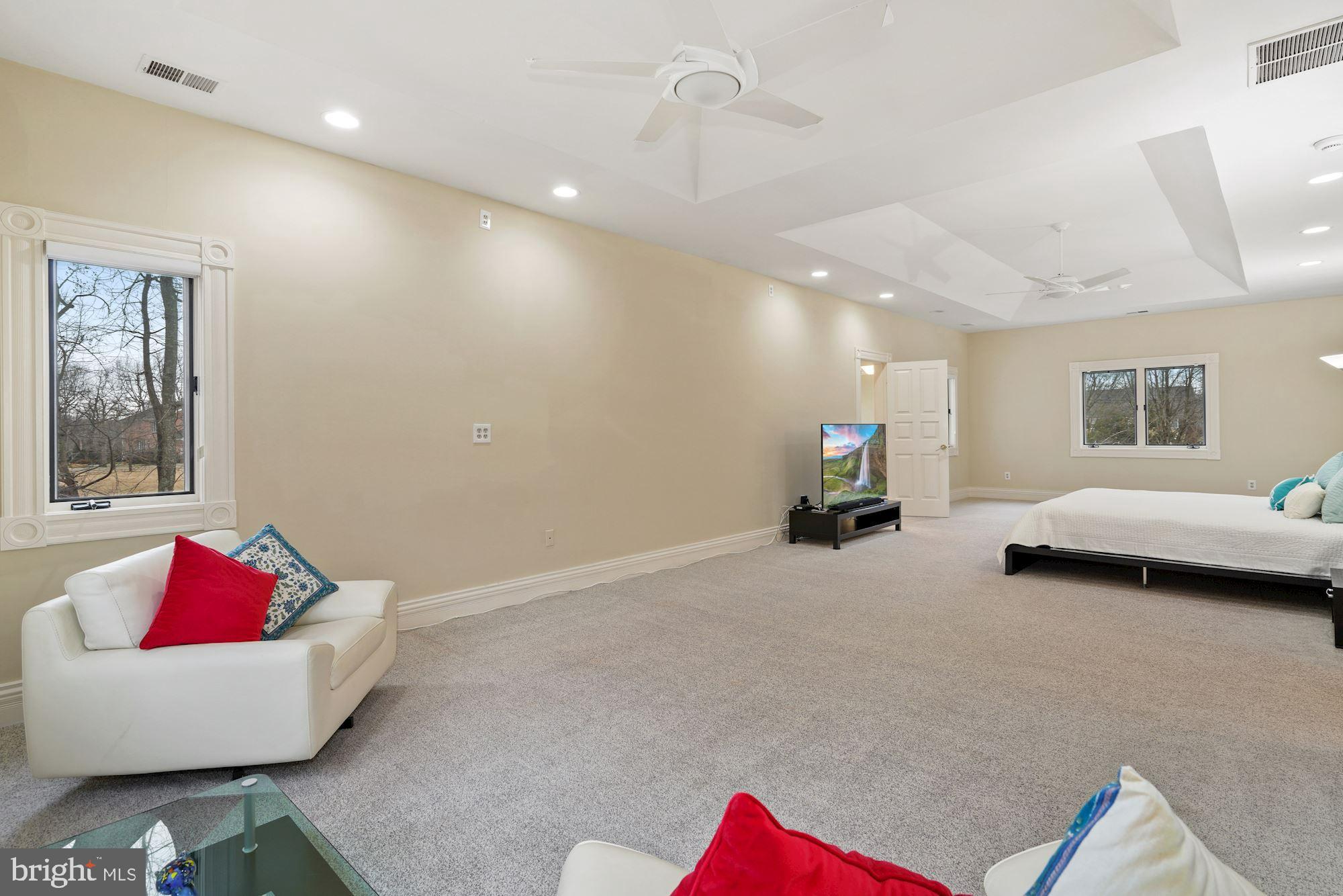 11505 Glen Road Potomac, MD 20854 - Photo 34 of 66 Owner's suite