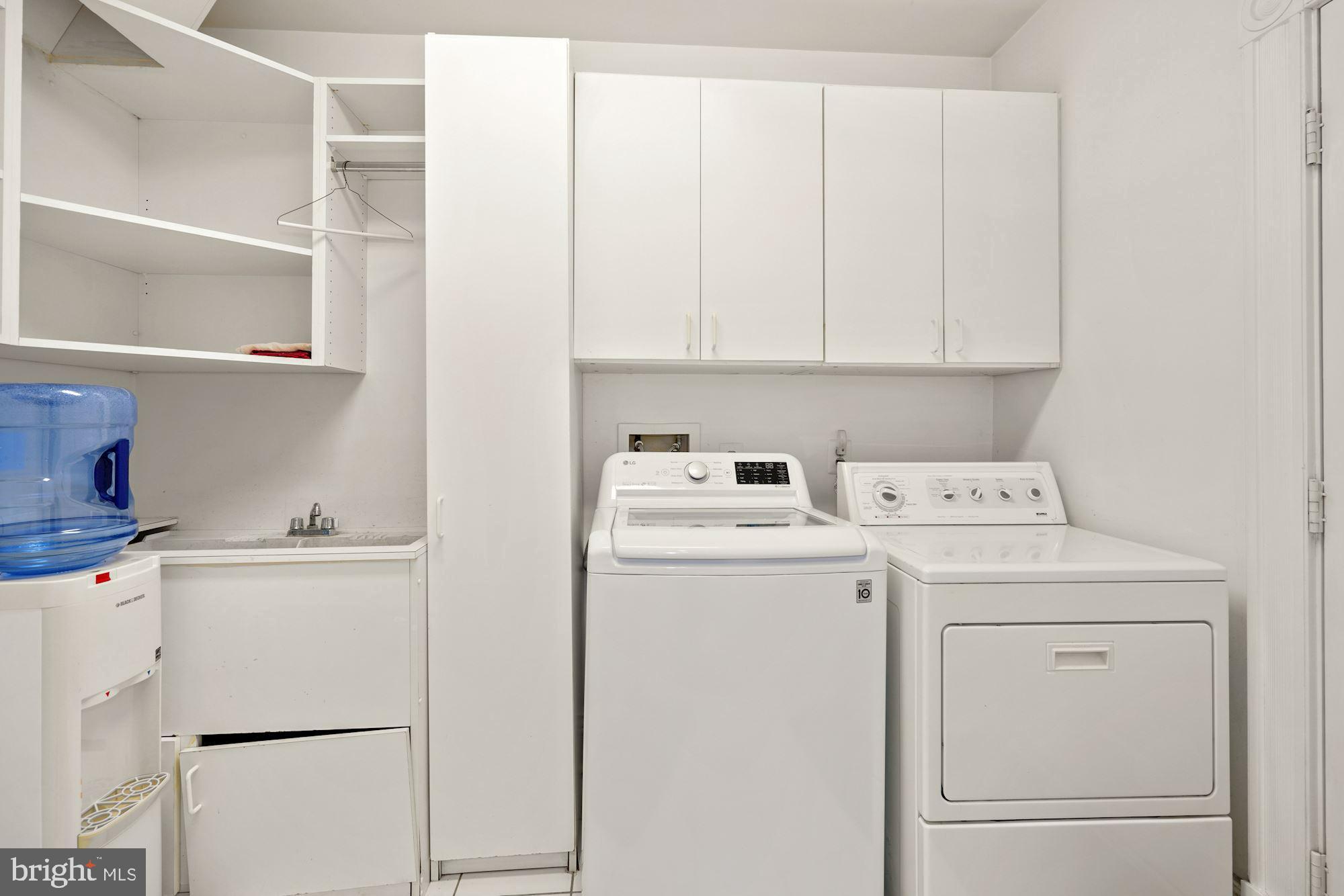 11505 Glen Road Potomac, MD 20854 - Photo 55 of 66 Laundry Room / Mud room