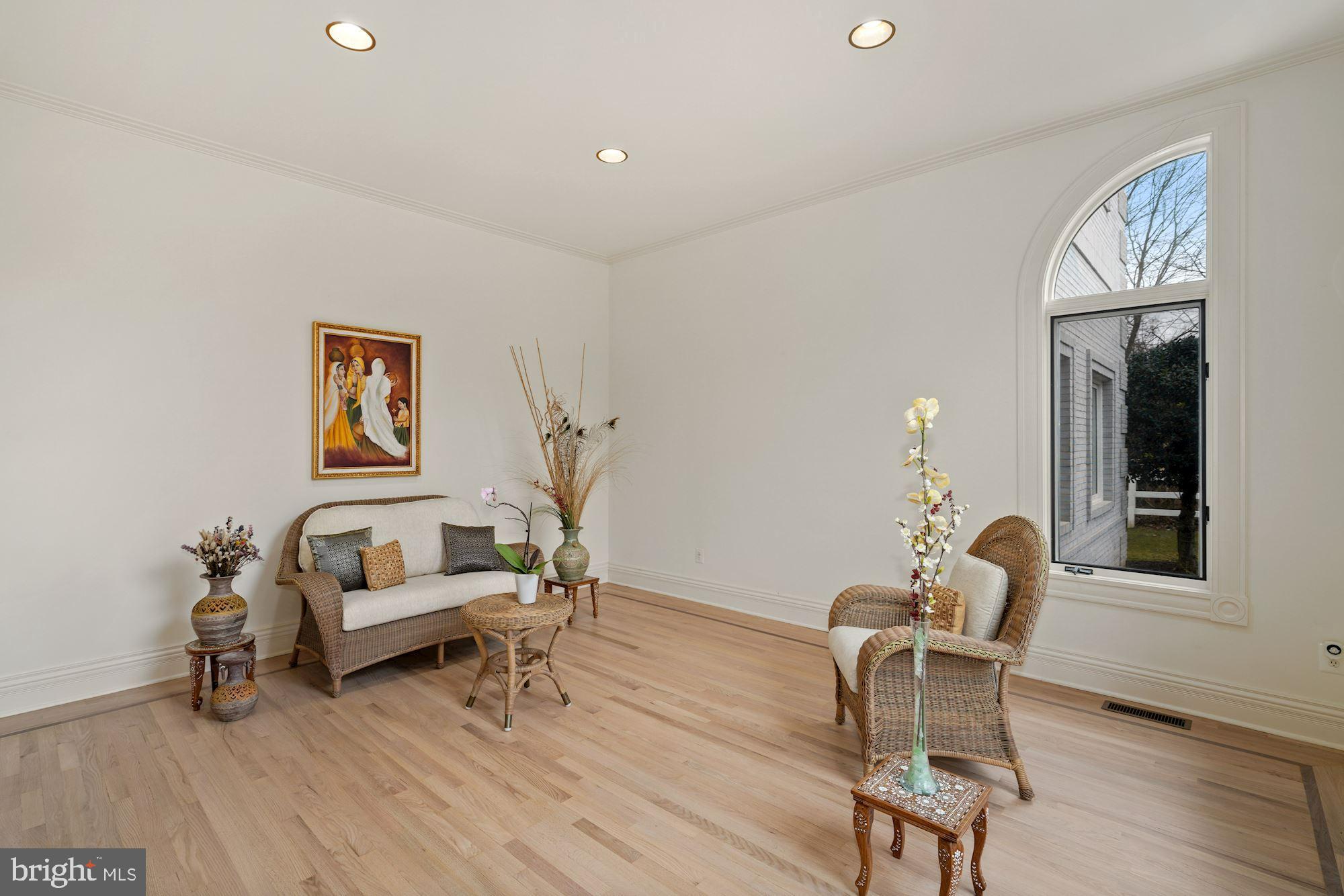 11505 Glen Road Potomac, MD 20854 - Photo 10 of 66 Sitting Room adjacent to foyer