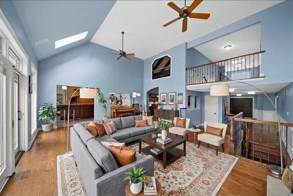 $1,100,000 | 685 Golf Club Lane, Frankfort, IL 60423