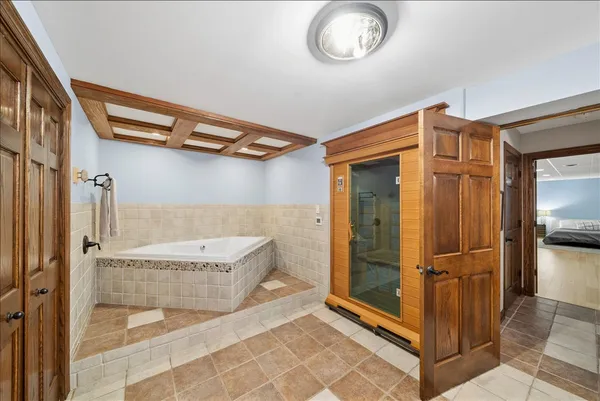 $1,100,000 | 685 Golf Club Lane, Frankfort, IL 60423