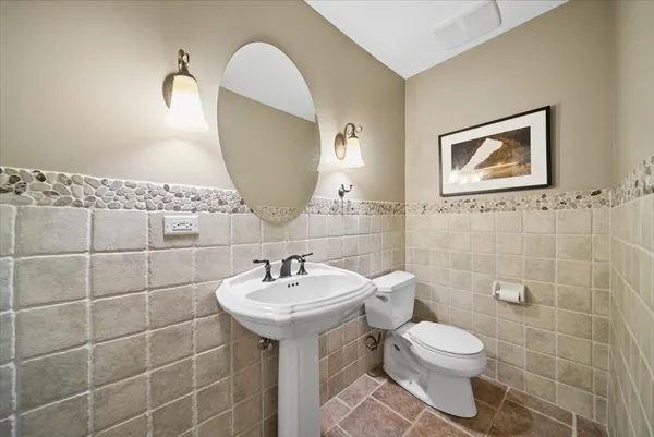 $1,100,000 | 685 Golf Club Lane, Frankfort, IL 60423