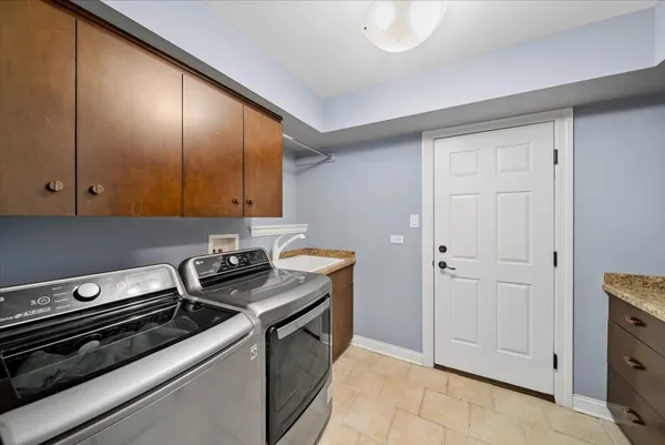 $1,100,000 | 685 Golf Club Lane, Frankfort, IL 60423