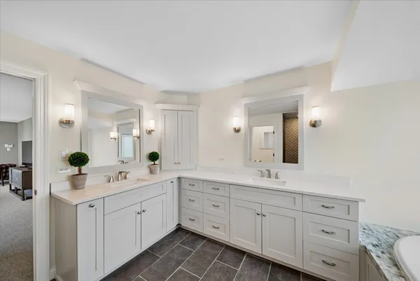 $1,100,000 | 685 Golf Club Lane, Frankfort, IL 60423