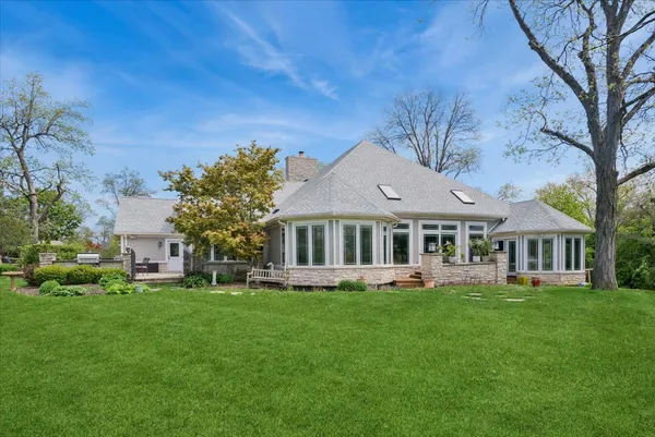 $1,100,000 | 685 Golf Club Lane, Frankfort, IL 60423