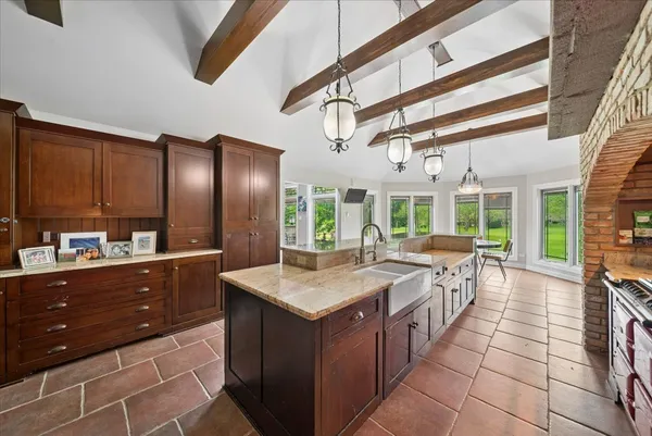 $1,100,000 | 685 Golf Club Lane, Frankfort, IL 60423
