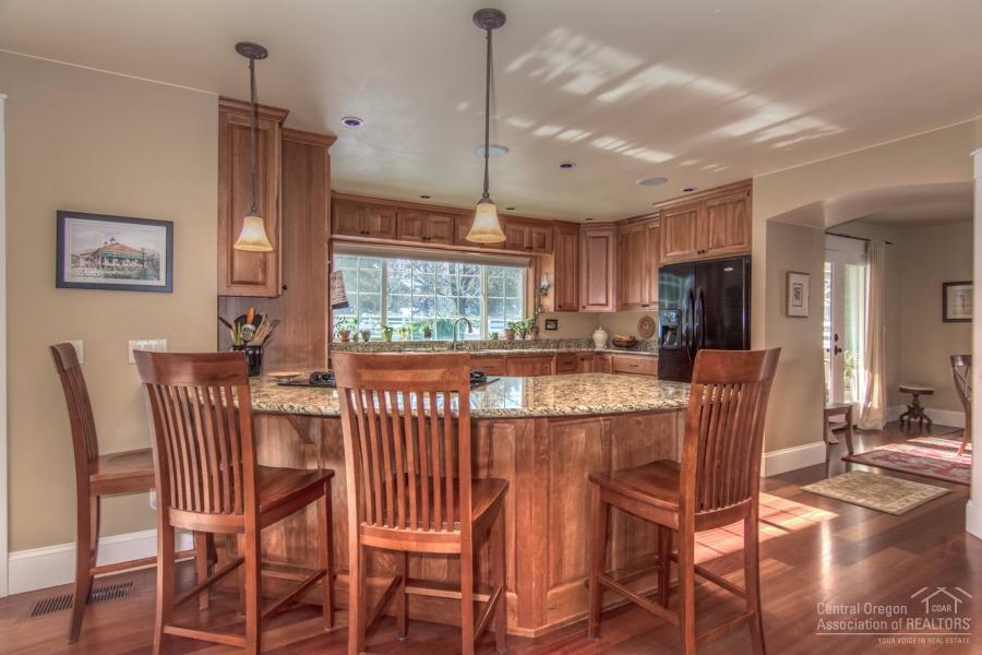 62560 Quail Ridge Road Bend, OR 97701 - Photo 9 of 25 Additional Photo