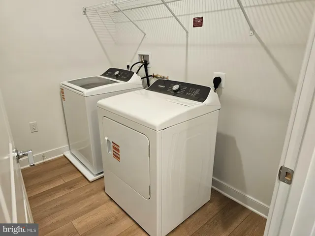 a view of entryway and hall