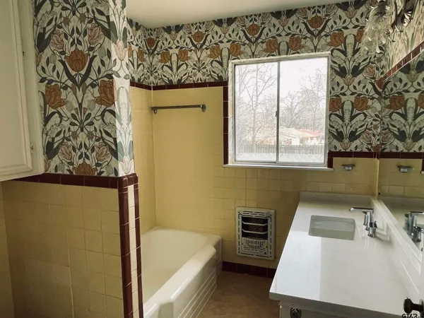 $1,995 | 3210 South Donnybrook Avenue, Tyler, TX 75701