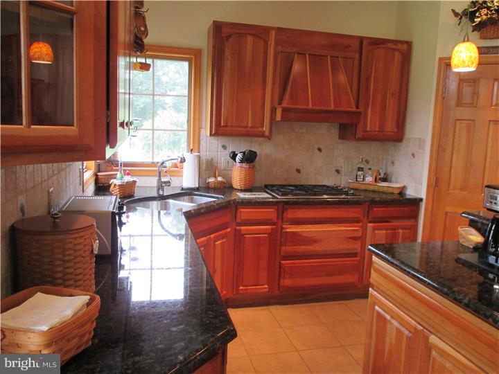 127 Fort Mott Road Pennsville, NJ 08070 - Photo 9 of 25 Kitchen