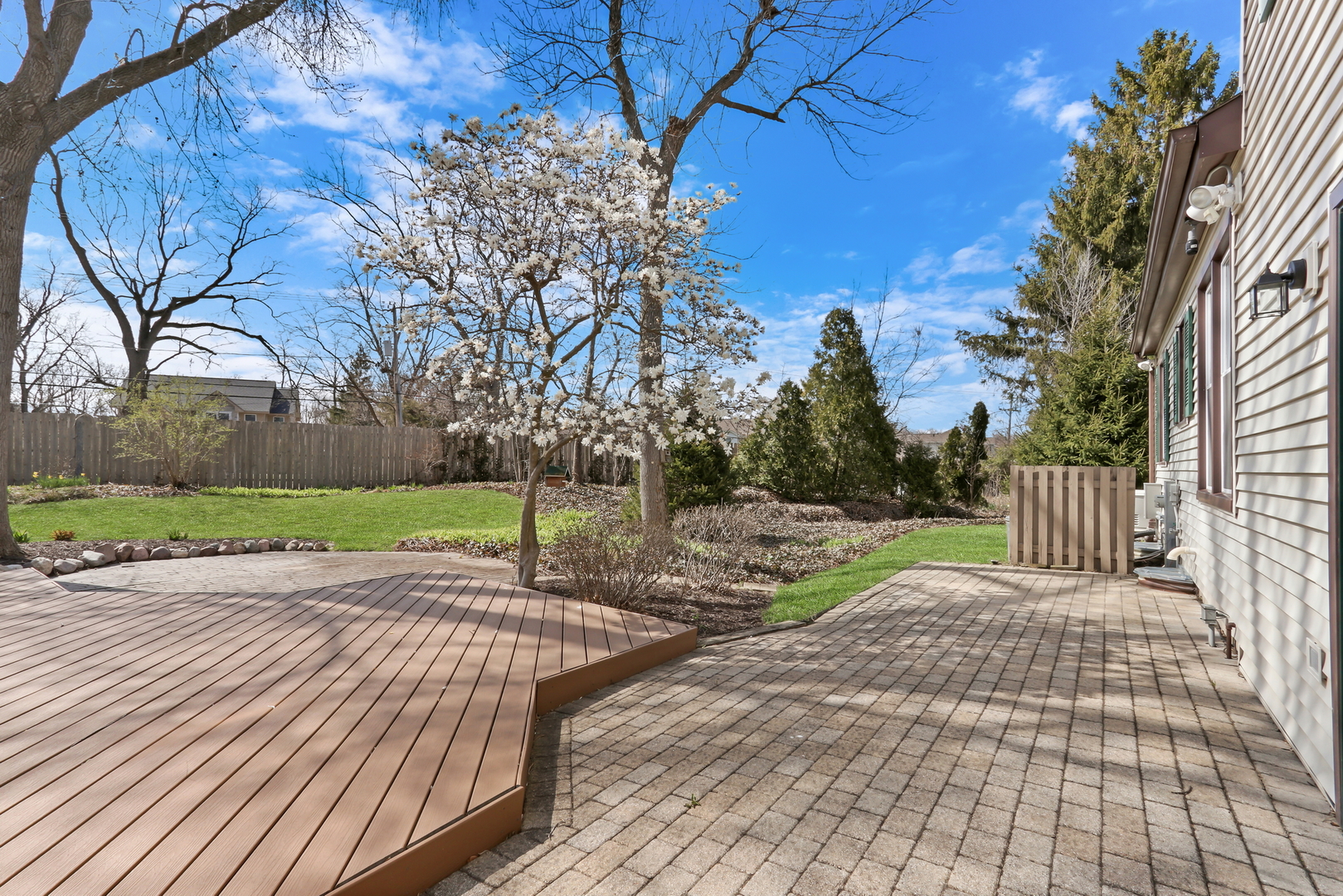 1346 Deer Run Road Gurnee, IL 60031 - Photo 28 of 36 a view of backyard with wooden fence