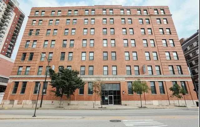 $3,235 | 1545 South State Street, Unit 206, Chicago, IL 60605