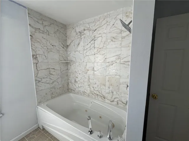 $4,000 | 17 Metacomet Street, Portsmouth, RI 02871