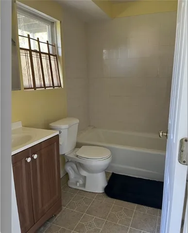 $4,000 | 17 Metacomet Street, Portsmouth, RI 02871