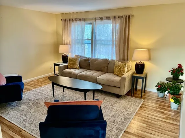 $4,000 | 17 Metacomet Street, Portsmouth, RI 02871