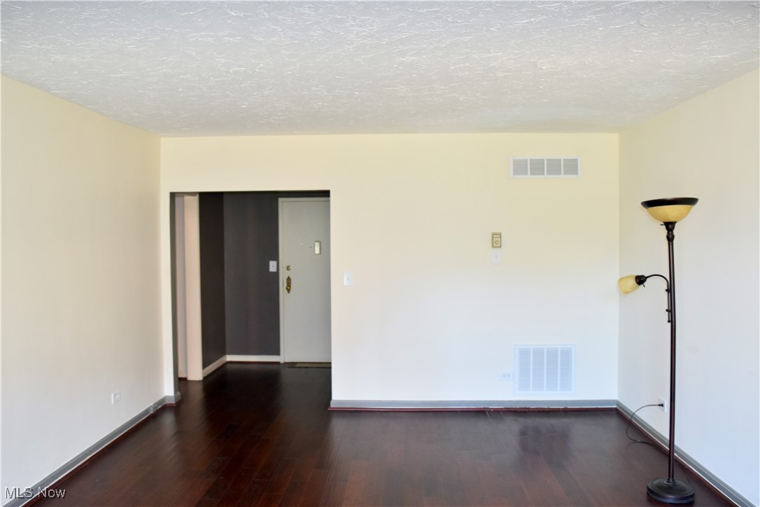 13800 Fairhill Road, Unit 216 Shaker Heights, OH 44120 - Photo 11 of 18