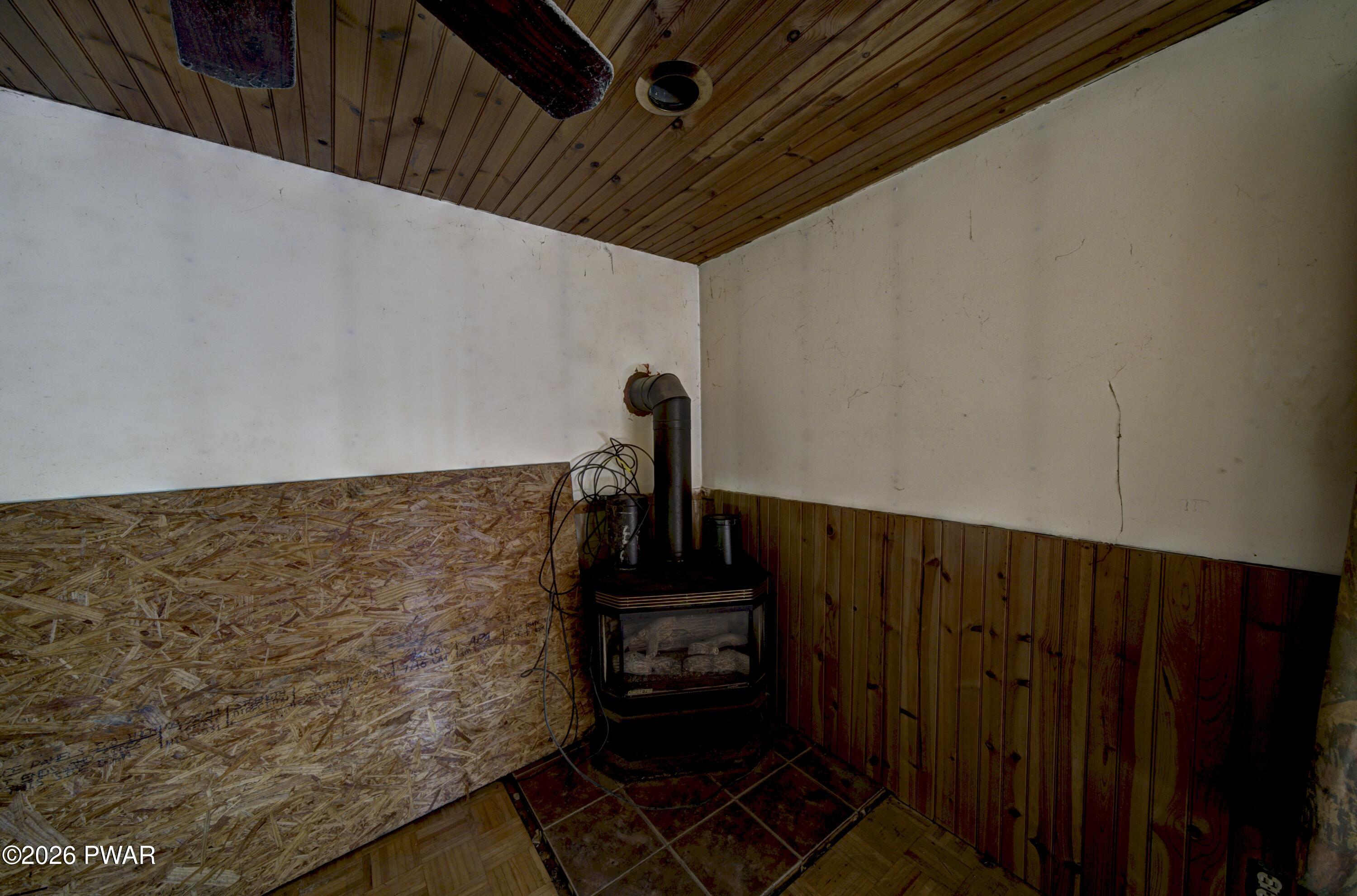 119 Galahad Road Greeley, PA 18425 - Photo 10 of 27