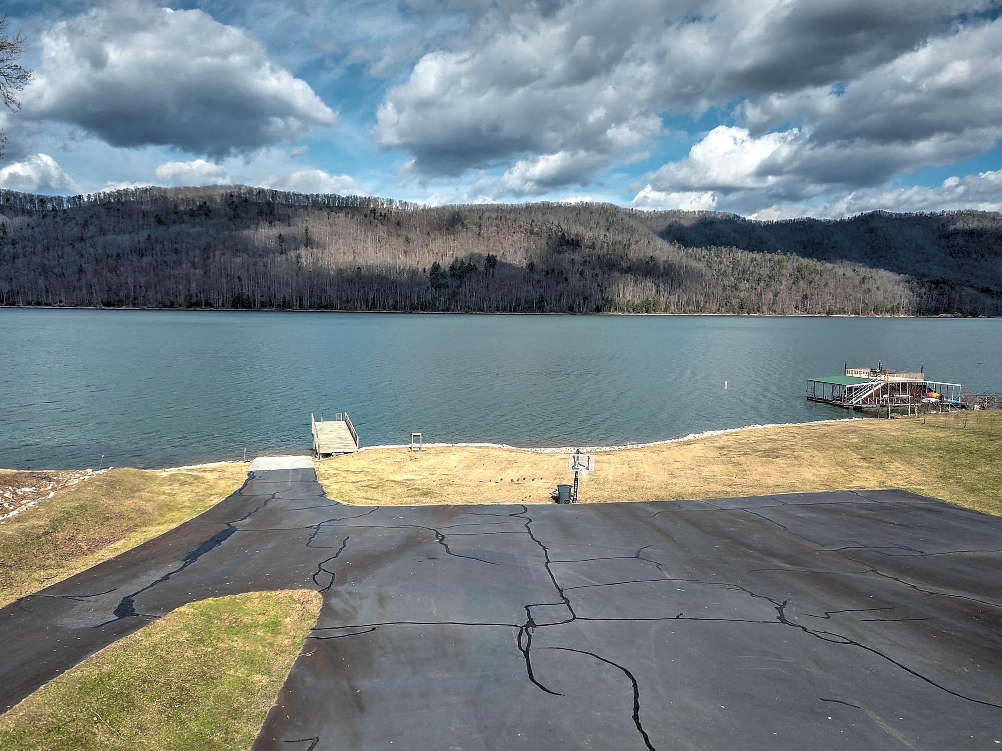 89 Harbor View Road Butler, TN 37640 - Photo 12 of 16 Gallery Image 12