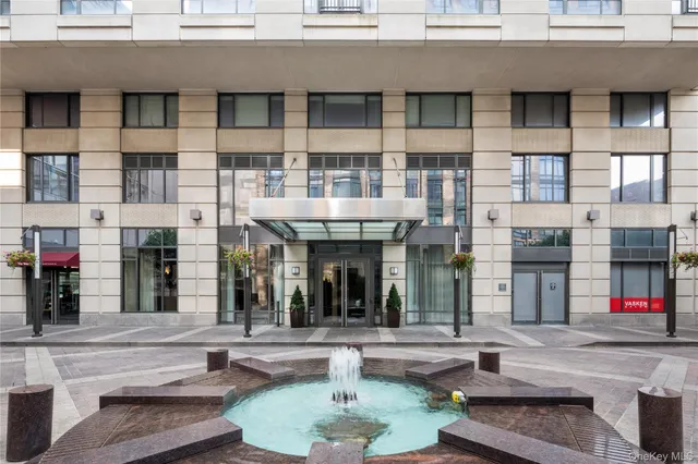 $835,000 | 10 City Place, Unit 22G, White Plains, NY 10601