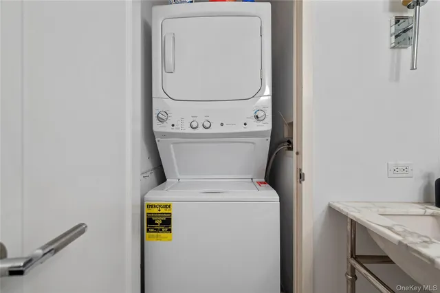 $835,000 | 10 City Place, Unit 22G, White Plains, NY 10601