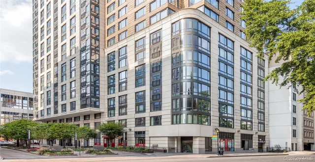 $835,000 | 10 City Place, Unit 22G, White Plains, NY 10601