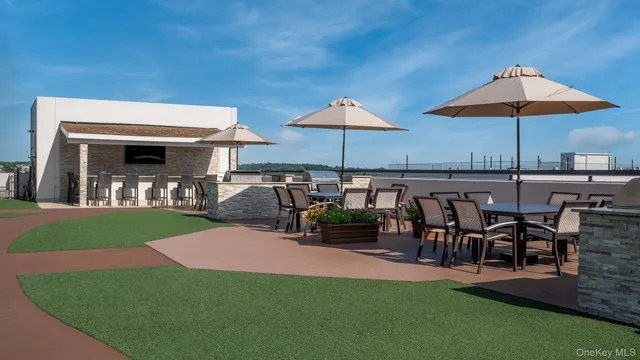 $835,000 | 10 City Place, Unit 22G, White Plains, NY 10601