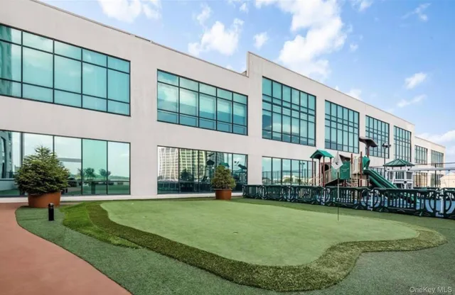 $835,000 | 10 City Place, Unit 22G, White Plains, NY 10601